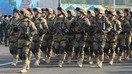 Ўзбекистон ҳарбийлари 12 январь куни Ватан ҳимоячиларига бағишланган тантанада иштирок этмоқдалар. (Ўзбекистон Мудофаа вазирлиги)