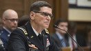 AQSh Markaziy Qo‘mondonligining qo‘mondoni, general Jozef Votel Qurolli kuchlar bo‘yicha vakillar palatasining majlisida ko‘rsatma bermoqda. Vashington, Kolumbiya okrugi, 2018-yil, 27-fevral. (Saul Loeb / AFP)