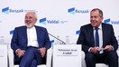 Eron Tashqi ishlar vaziri Muhammad Javad Zarif (chapda) va uning rossiyalik hamkasbi Sergey Lavrov Moskvada o‘tkazilgan Xalqaro konferensiyada birgalikda kulib turishibdi, 17-fevral. 18-fevral kuni Rossiya va Eron harbiylari tomonidan qo‘llab-quvvatlanuvchi Suriya armiyasi Sharqiy G‘utaga havodan va quruqlikdan shiddatli zarba berdi, buning natijasida 900 dan ortiq fuqaro, jumladan 179 nafar yosh bola halok bo‘ldi, deb xabar beradi Suriyadagi Inson huquqlari kuzatuvchilari. (IRNA)
