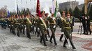 Ўзбекистон Президенти Шавкат Мирзиёевнинг 9-10 март кунлари Душанбега ташрифи ҳарбий тантана, концерт ва Душанбе кўчаларида ўқувчиларнинг икки давлат байроқчалари билан олқишлаши билан кутиб олинди, деб хабар беради AFP. (Тожикистон Президенти матбуот котиби)