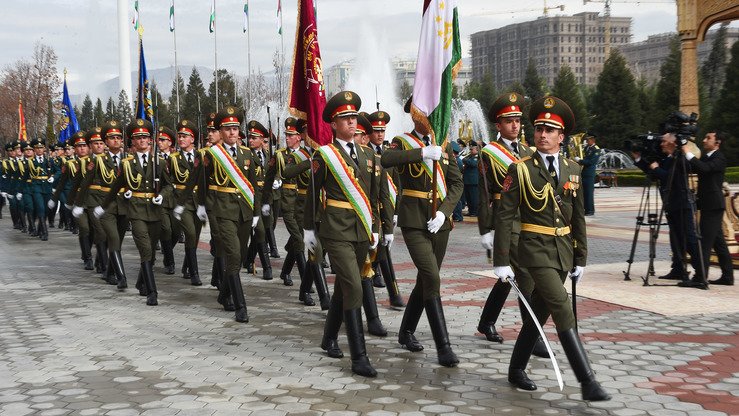 O‘zbekiston prezidenti Shavkat Mirziyoyevning 9-10-mart kunlari Dushanbega tashrifi harbiy tantana, konsert va Dushanbe ko‘chalarida o‘quvchilarning ikki davlat bayroqchalari bilan olqishlashi bilan kutib olindi, deb xabar beradi AFP. (Tojikiston prezidenti matbuot kotibi)