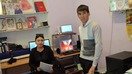 Aqto‘be viloyatining Martuk qishlog‘ida yashovchi Maral Kojekbayeva (chapda) treninglarni tamomlab, o‘z fotostudiyasini ochdi. Suratda u o‘z ishchisi bilan tasvirlangan, Martuk qishlog‘i, 2-mart. (Tadbirkorlar palatasi)