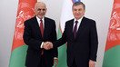 26 март куни Тошкентда ўтган анжуман доирасида Ўзбекистон президенти Шавкат Мирзиёев афғонистонлик ҳамкасби Ашраф Ғани билан учрашди. (Ўзбекистон президенти матбуот хизмати)
