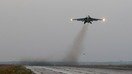 Россиянинг СУ-25 самолёти Сурияда тунги парвозга отланмоқда, сурат санаси номаълум. Россия Сурияда ҳалокатли ҳаво ҳужумлари кампаниясини ўтказгач, МДҲ мамлакатларини Сурияни қайта тиклашга чақирмоқда. (Россия мудофаа вазирлиги)