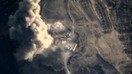 2015 йилнинг октябрь ойида Россия ҳаво кучлари Сурияда ИДга тегишли деб гумон қилинган бинога зарба бердилар. Россия 2015 йилда низога аралашганидан бери ҳаво ҳужумларининг 14 фоизигина ИД нишонларига теккан, деб хабар беради Терроризм ва исёнларни тадқиқ қилиш бўйича IHS Jane маркази. (Россия мудофаа вазирлиги)