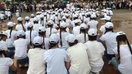 Siyosatchilar, san’atkorlar, huquq faollari va o‘nlab bishkekliklar 9-iyun kuni erkinlik ramzi bo‘lgan oq kiyimda “Biz ayollar huquqlari tarafdorimiz” shiorlari bilan namoyishga chiqishdi. (Asker Sultanov)