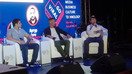 Raqamli texnologiyalar bo‘yicha mutaxassislar “Go Viral” festivali ishtirokchilarining savollariga javob bermoqdalar, Olmaota, 17-iyun. (Kseniya Bondal)