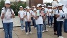 9-iyun kuni Bishkekdagi mitingda ishtirok etgan o‘quvchi qizlar Burulay Turdaali qizi suratlarini ko‘tarib olishgan. 27-may kuni talaba qizning uni o‘g‘irlagan shaxs tomonidan o‘ldirilishi Qirg‘izistonda kelin o‘g‘irlash muammosi naqadar jiddiy ekanligini ko‘rsatdi. (Asker Sultanov)