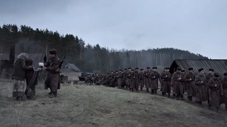 Filmdagi eng yirik sahnalarda Dnepr jangi aks etgan. Film treyleridan olingan suratda sovet askarlari qadam tashlamoqdalar.