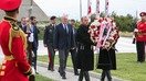 Грузия президенти Георгий Маргвелашвили Россия-Грузия урушида ҳалок бўлган қаҳрамонларни ёд этиш учун ва ёдгорликка гулчамбар қўйиш учун 8 август куни Мухатгверди қабристонига борди. (Грузия президенти маъмурияти)