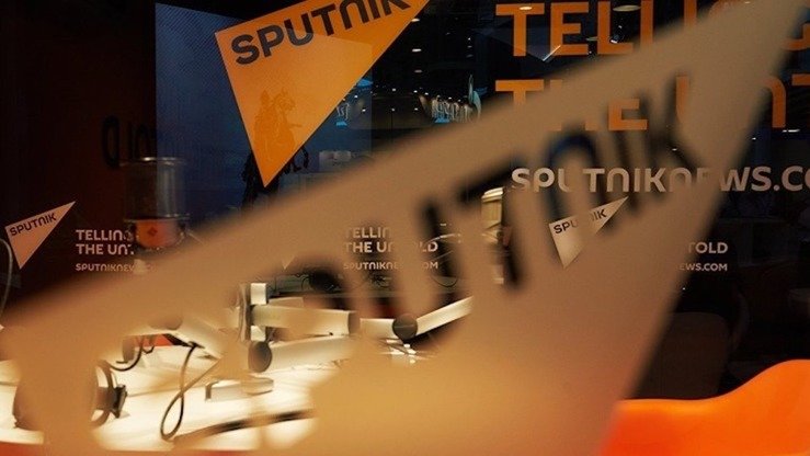 Rossiyaning asosiy ommaviy axborot vositasi hisoblangan Sputnik yolg‘on axborot va mish-mish tarqatishi sababli doimiy tanqid ostida qolgan. (Sputnik)