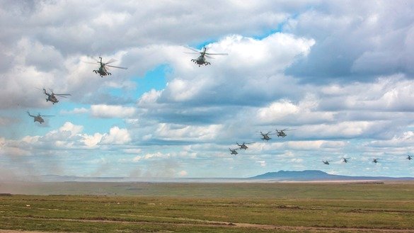 Россия вертолётлари мамлакатнинг энг йирик ҳарбий машғулотларида иштирок этмоқда, 11 сентябрь, 2018 йил. (Россия мудофаа вазирлиги)