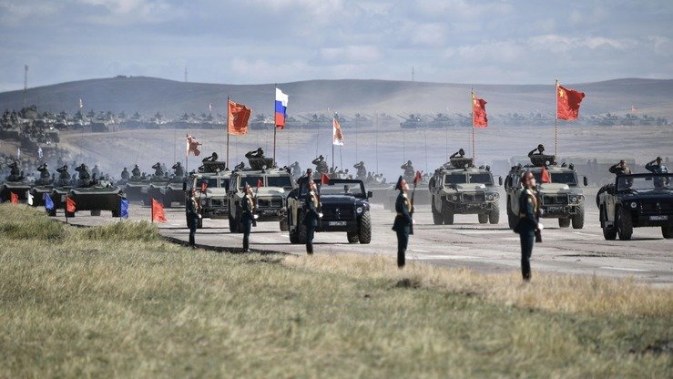 13-sentyabr kungi harbiy mashg‘ulotlardan so‘ng unda ishtirok etgan askarlarning dala tekshiruvi o‘tkazildi. (Kreml)