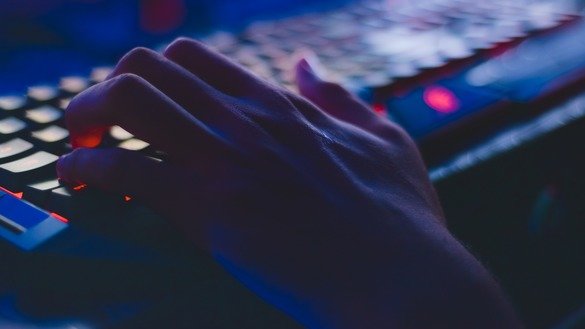 Марказий Осиёда фаолият олиб борувчи Россияпараст интернет троллари турли бузғунчилик амалиётларни олиб бормоқдалар, шу жумладан, сайлов жараёнларига таъсир ўтказиш ва либерал фаоллар ва Ғарб мамлакатларига ҳужум қилмоқдалар, дейди кузатувчилар. (Pexels)