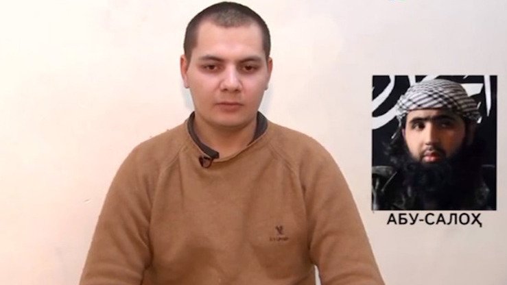 Қирғизистонлик Абу Салоҳ қўмондонлиги остида ИД тарафдори бўлган «Тавҳид ва жиҳод гуриҳи» сафида жанг қилган 26 яшар Шерзод Жўраев Самарқанд вилоятининг Иштихон туманидан бўлган. Бу ҳақда Ўзбекистон телевидениеси 2018 йил бошида хабар берган эди. Суратда у ва собиқ қўмондонининг ҳибсдаги ҳолати кўрсатилган. (Файл)