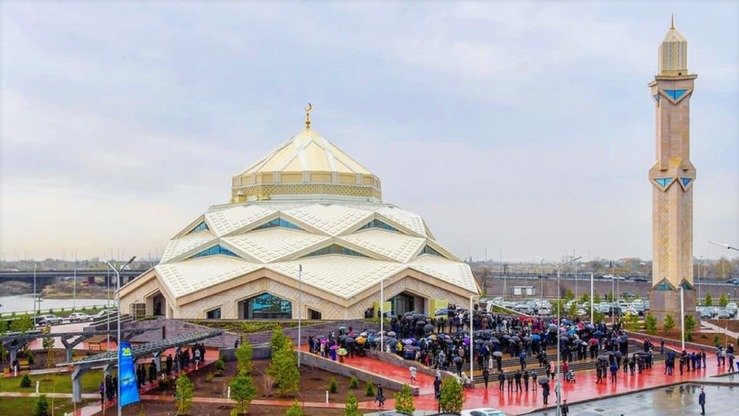 O‘tgan yilning may oyida qurib bitkazilgan zamonaviy masjid, 22-avgust. U elektr quvvati ishlab chiqaruvchi quyosh panellari bilan jihozlangan. (Qozog‘iston musulmonlari diniy idorasi)