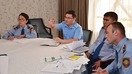 Ҳуқуқ-тартибот идоралари ва халқаро ташкилотлар вакиллари 2017 йил 12 сентябр куни Қизилўрда шаҳрида вояга етмаганлар орасида жиноятчиликнинг олдини олиш масалаларини муҳокама қилишди. (Марказий Осиёда «Халқаро қамоқхоналар ислоҳоти» / Facebook)