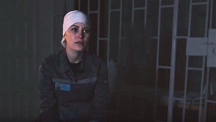 Гражданка Казахстана Елизавета Гришина, осужденная в 2016 году на восемь лет за пропаганду терроризма. Кадр из документального фильма «Цветы в оковах».