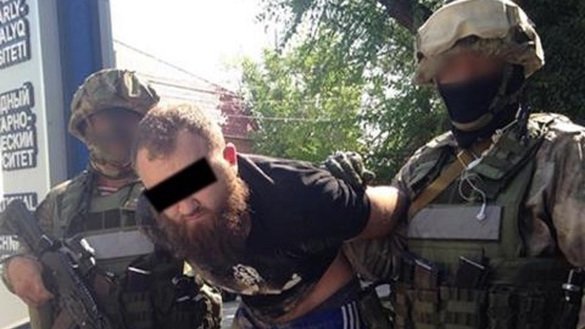 18 июль куни Қозоғистон Миллий хавфсизлик қўмитаси (МХҚ) ходимлари қуролфурушликда гумонланган жиноий гуруҳ аъзосини қўлга олди. Гуруҳ Олмаота, Чимкент ва Қизилўрда шаҳарларида фаолият олиб борган. (Қозоғистон МХҚ)