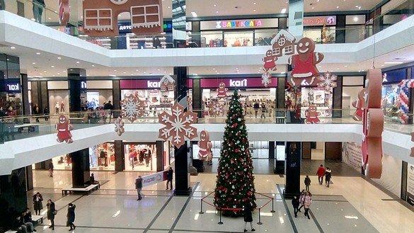 Shops and government buildings are festively decorated as the new year nears. December 18, Shymkent. [Aydar Ashimov]