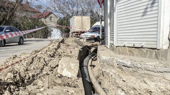 Koktebel began to construct a sewage system just this year, with work expected to continue until 2023. Though they have been in control of Crimea since 2014, Russian authorities have been slow to initiate this type of work. Photo taken February 26. [Yevgenij Gordienko/Caravanserai]
