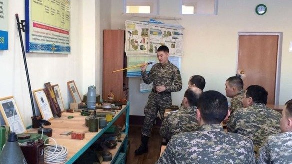 Kazakhstani sapper unit commanders (shown during classroom training at the Bereg training ground) face a special responsibility, added Juravov. [Kazakhstani Defence Ministry]