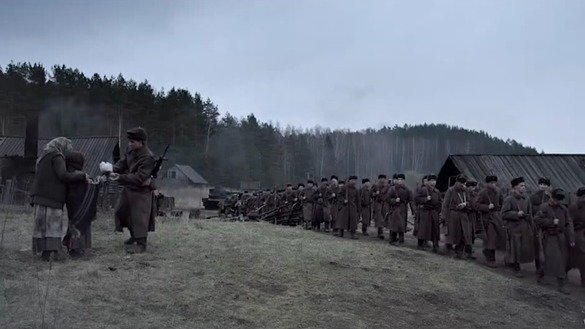 Филмдаги энг йирик саҳналарда Днепр жанги акс этган. Фильм трейлеридан олинган суратда совет аскарлари қадам ташламоқдалар.