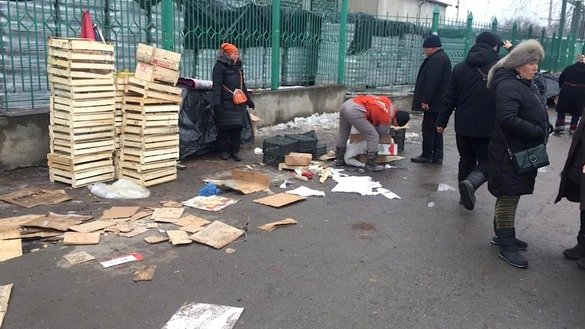 Offenders who burn garbage or debris in unauthorised locations face a fine of 7,500 KGS ($107) now. Osh Bazaar in Bishkek is shown January 9. [Bishkek City Hall]