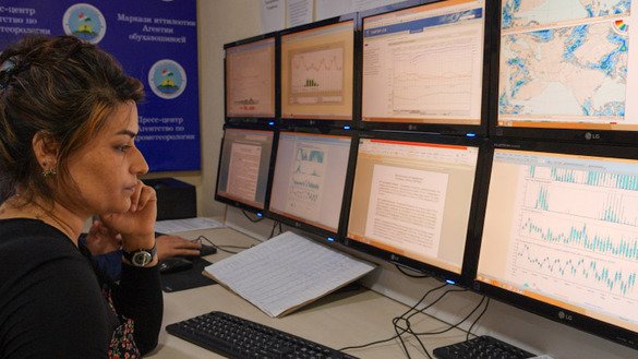 Modernised weather forecasting equipment is shown in Tajikistan. [Christina Stuhlberger/Zoï Environment Network]
