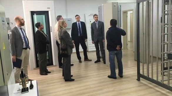 Qozog‘iston yadro fizikasi instituti mutaxassislari va AQSHning yadro xavfsizligi boʻyicha milliy boshqarmasi vakillari o‘tgan yil 12-noyabrda Olmaotada oʻtkazilgan ishchi uchrashuvda. (Qozog‘iston yadro fizikasi instituti)