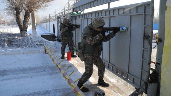 Special forces guard a military base during an exercise in Almaty Province March 20. [Kazakh Ministry of Defence]