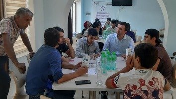 Tojik faollari radikallashuvga qarshi kurash loyihasi yordamida xavf ostidagi guruhlarni aniqlamoqda