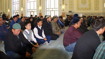 Қозоғистонлик таҳлилчиларга кўра, экстремистлар ёшларнинг эътиборини жалб қилиш учун янги стратегияни қўлламоқда