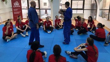 Казахстанские ветераны обучают школьников правильным действиям в случае теракта