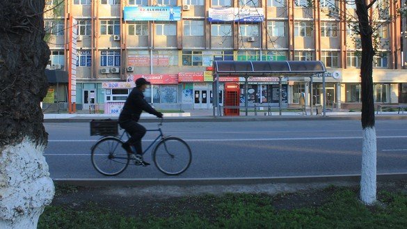 A deserted bus stop is shown Taraz on April 18. Public transport runs only at certain hours in the morning and evening. [Aydar Ashimov]
