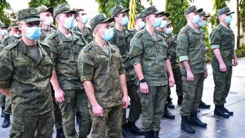 Putin samarasi isbotlanmagan vaksina bilan 400 ming askarni emlashga buyruq berdi