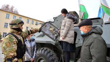 US donates military vehicles to Uzbekistan as observers call for more co-operation
