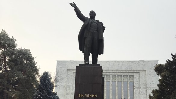Памятник Владимиру Ленину. Бишкек, 8 декабря. [Канат Алтынбаев/Каравансарай]