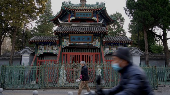 Muslims resist Beijing's campaign to demolish mosques, 'sinicise' Islam