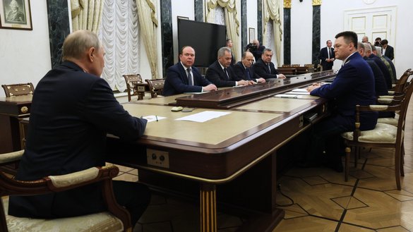 Vladimir Putin's meeting table - Wikipedia